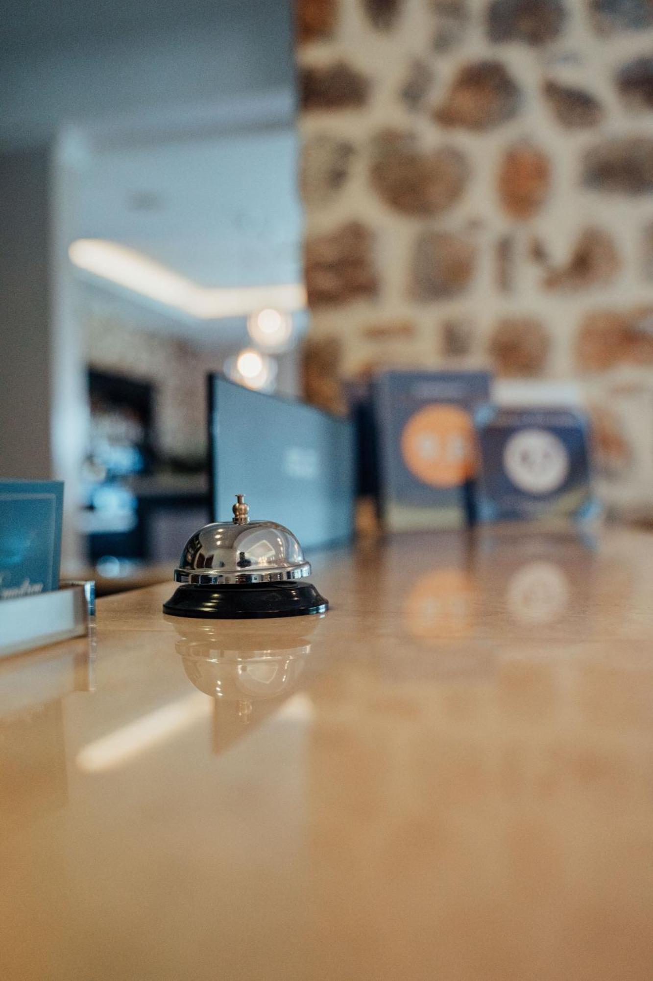 Enastron View Hotel カストリア エクステリア 写真